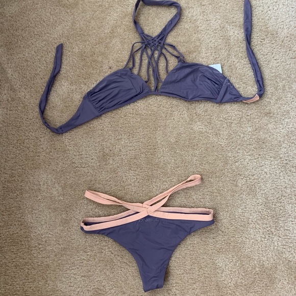 Bikini - Picture 2 of 6